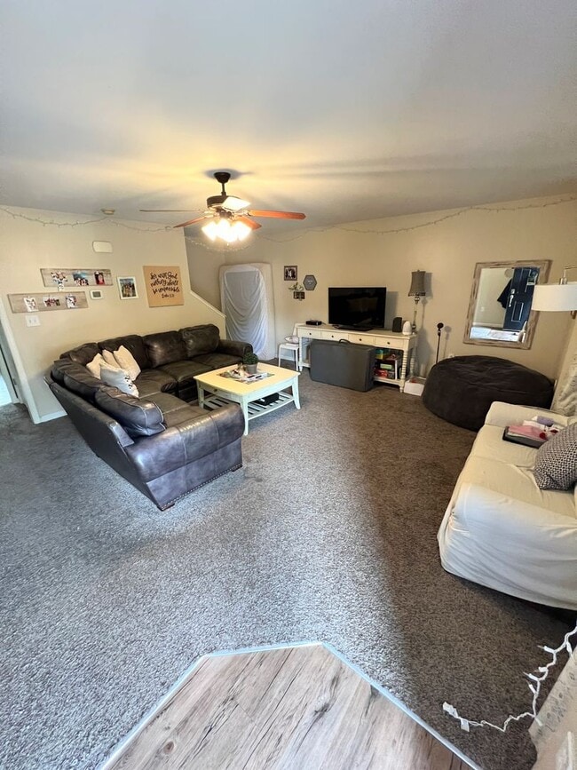 Building Photo - 4 Bedroom Town Home in Lynchburg