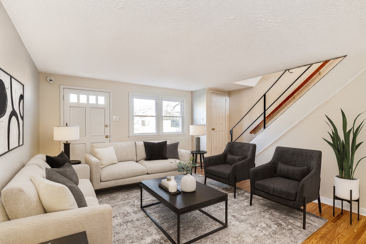 Primary Photo - BIG THREE BEDROOM HOUSE FOR RENT ON 7TH ST...