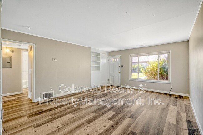 Foto del edificio - 2117-2129 S. Holly St