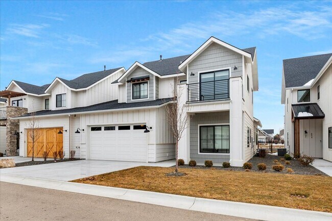 Building Photo - 3 Bedroom 2.5 Bathroom Townhouse in SpurWing