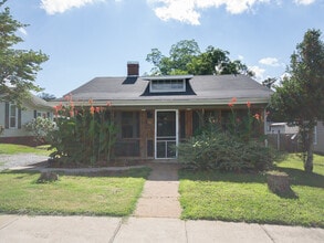 Building Photo - 410 S Houston St