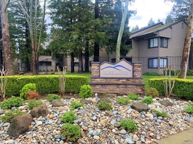 Highlands Gated Community - 3715 Tallyho Dr
