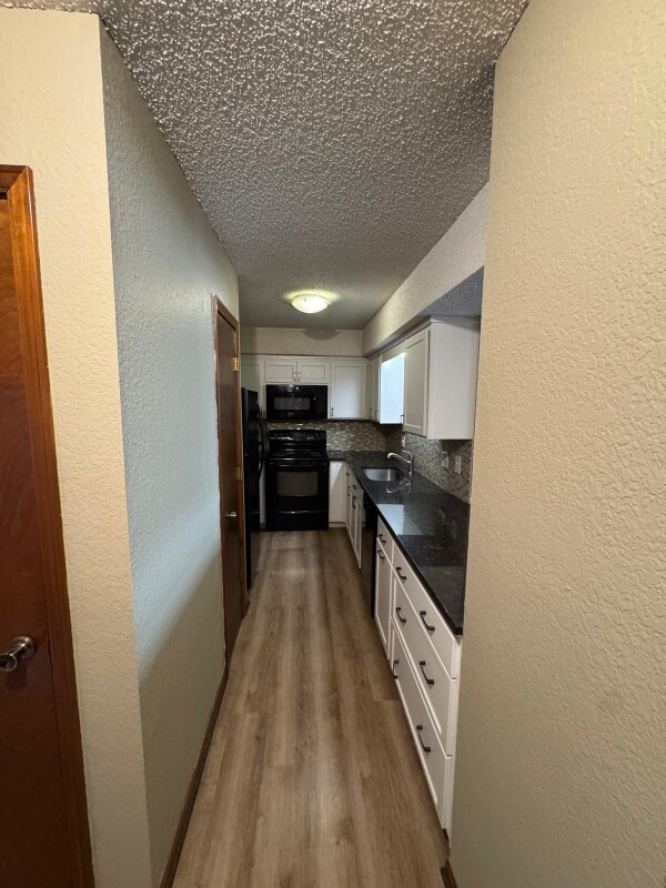 Foto del edificio - 1414 E Mart-Way Cir