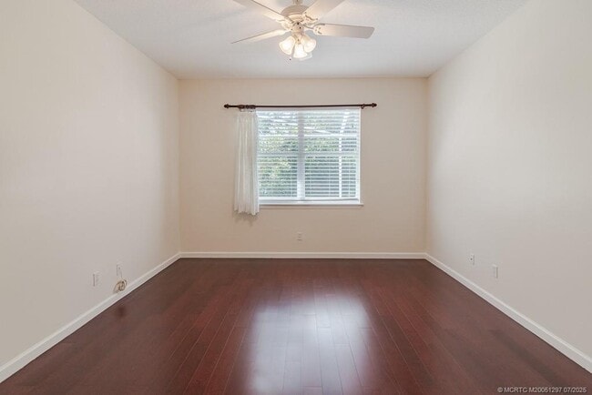 Building Photo - 1446 SE Tidewater Pl