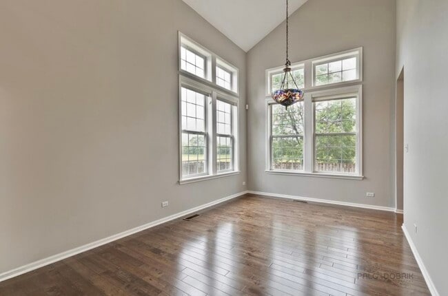 Building Photo - 2213 Apple Hill Ln