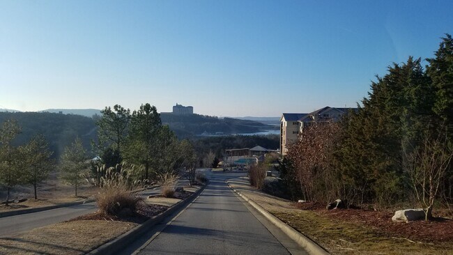 Building Photo - 3 Bedroom 2 Bath  Apartment With Lake-views of Table Rock Lake from each Room