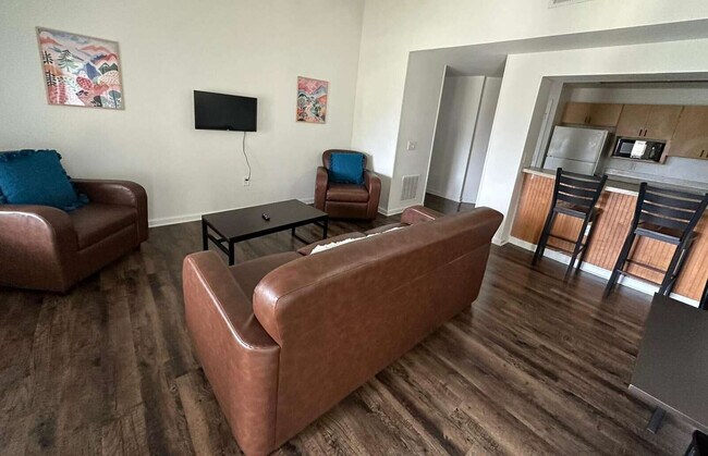 Foto del edificio - 15115 Buckhorn Ct
