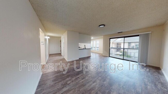 Foto del edificio - 905 Lakeside Dr
