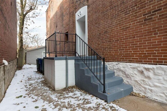 Puerta principal - 5301 Virginia Ave