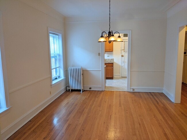 Foto del edificio - 731 Hinman Ave