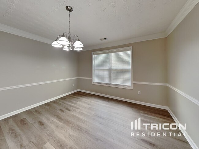 Building Photo - 714 Thompson Ridge Dr