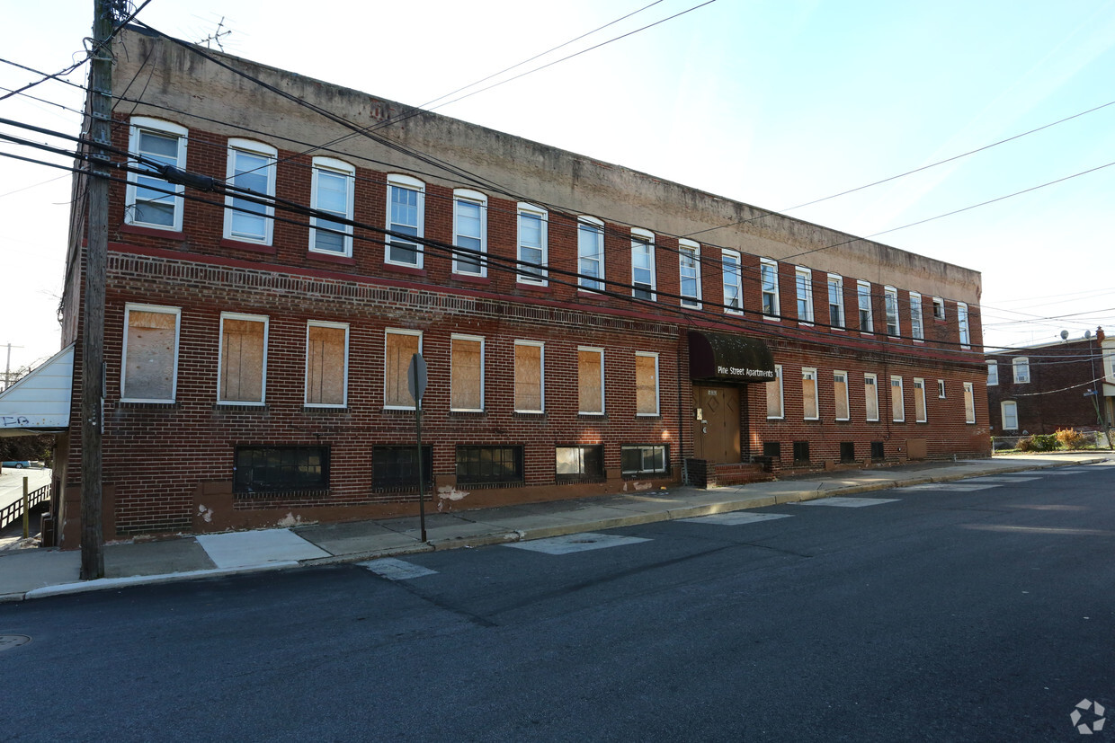 Primary Photo - Pine Street Apartments