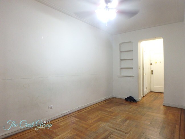 Building Photo - 160 Bennett Ave