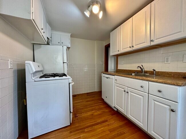 Foto del edificio - 37 R Cottage St