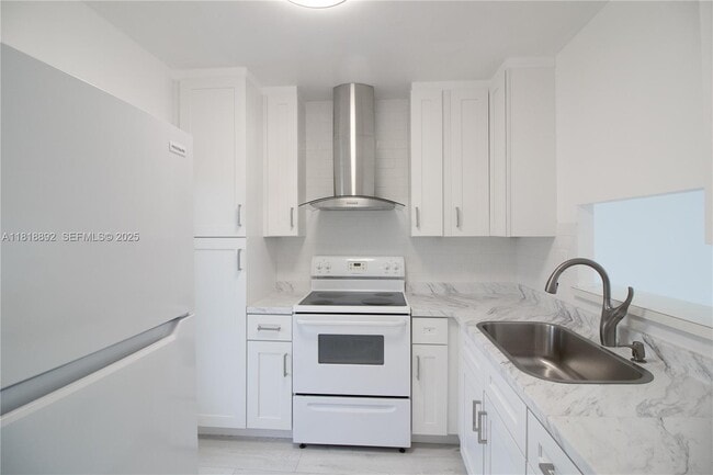 Building Photo - 5031 W Oakland Park Blvd