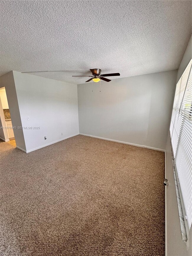 Foto del edificio - 13355 SW 9th Ct