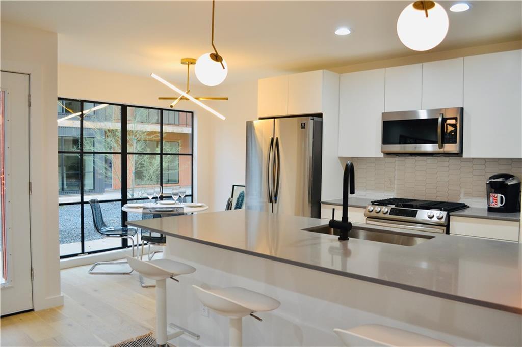 Foto principal - 400 E 30th St