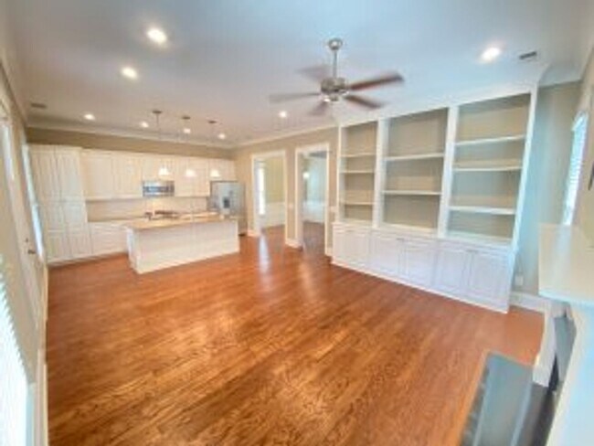 Building Photo - 303 Newport Hill Ln