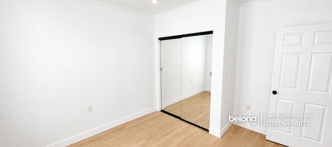 Foto del edificio - 1702 W 43rd St