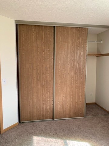 armario del dormitorio - 8705 Glasgow Ln