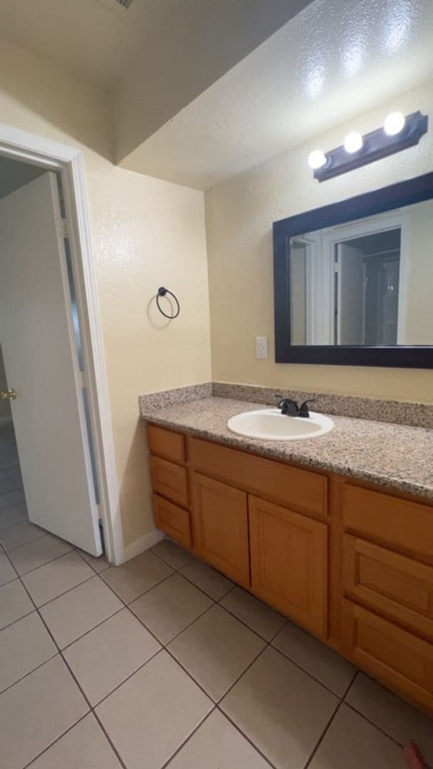 Building Photo - 6771 California St