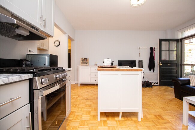 Foto del edificio - 42 Dean Rd