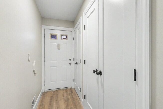 Foto del edificio - 83 Liberty Ct
