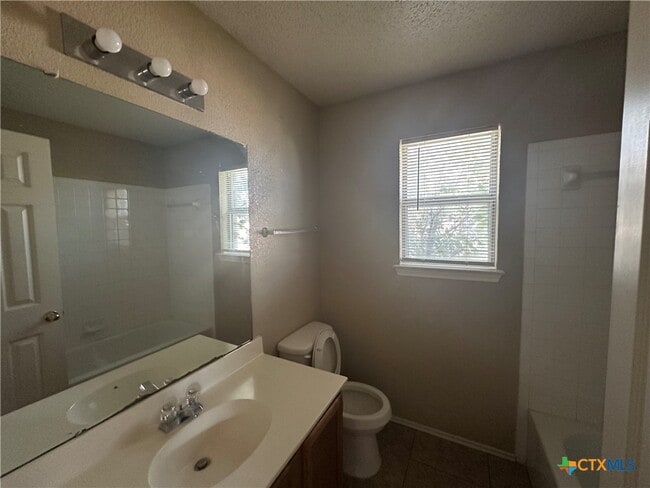 Building Photo - 1903 Basalt Dr