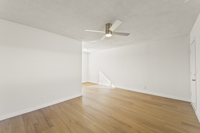 Foto del edificio - 940 W Gage Ave