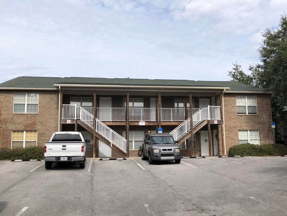Primary Photo - 53 Robys Dr
