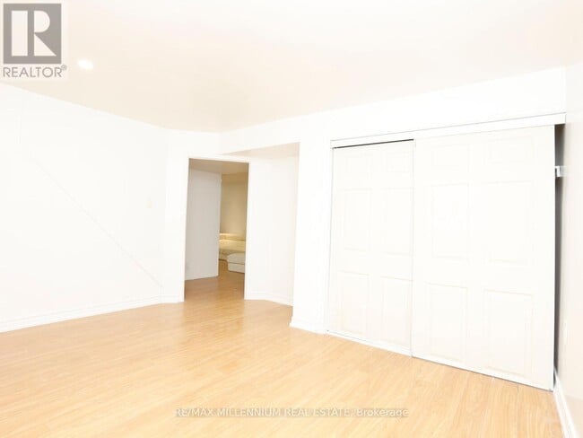 Building Photo - 6482 Chaumont Crescent