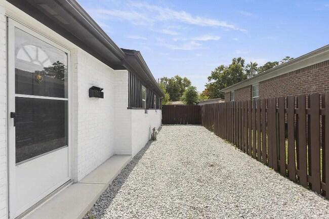 Foto del edificio - 1811 Cherry St