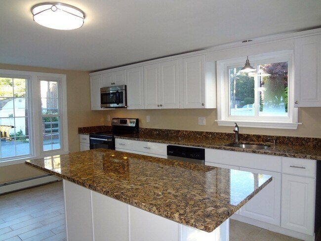 Building Photo - 30 Barnes Ave