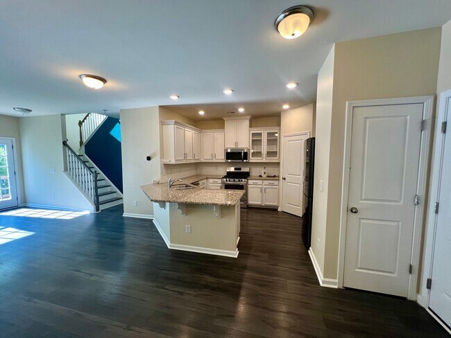 Foto del edificio - 4321 Pond Pine Trl