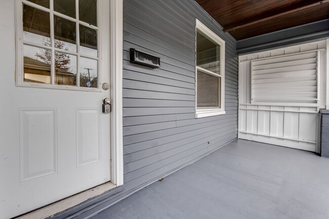 Building Photo - AVAILALBE NOW - Fully Renovated 3BR in Mt. Washington w/ New Kitchen & Rare Off-Street Parking!