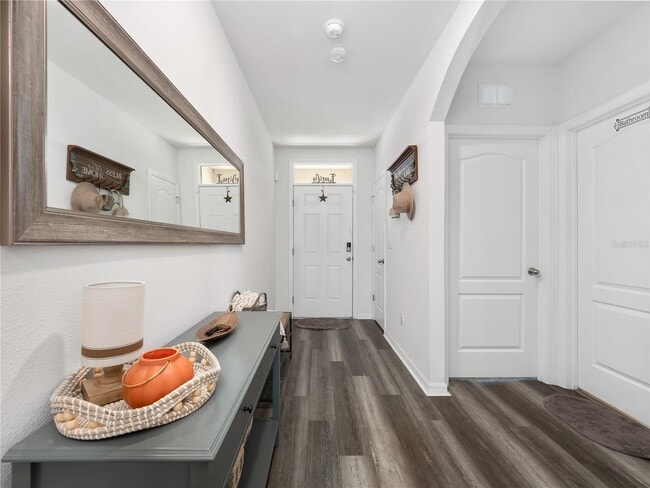 Foto del edificio - 409 Burnham Cir