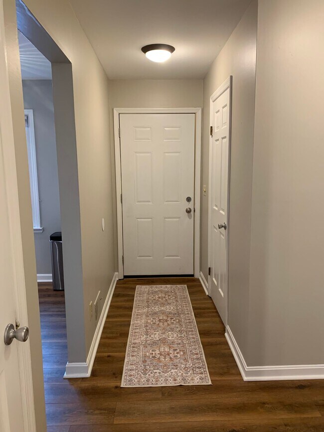 Foto del edificio - 9767 Bunker Hill Ln