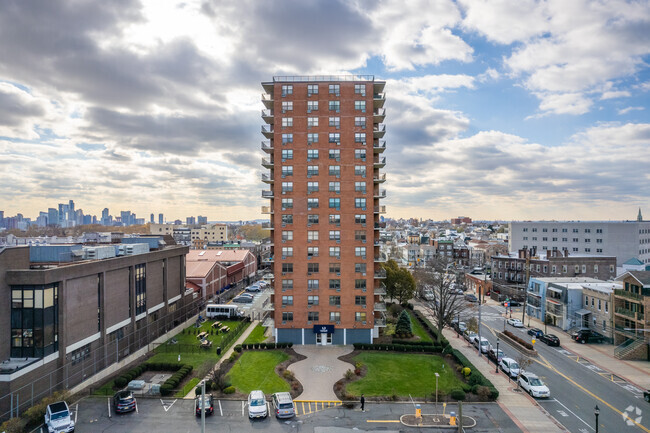 Foto del edificio - Lenox Residential