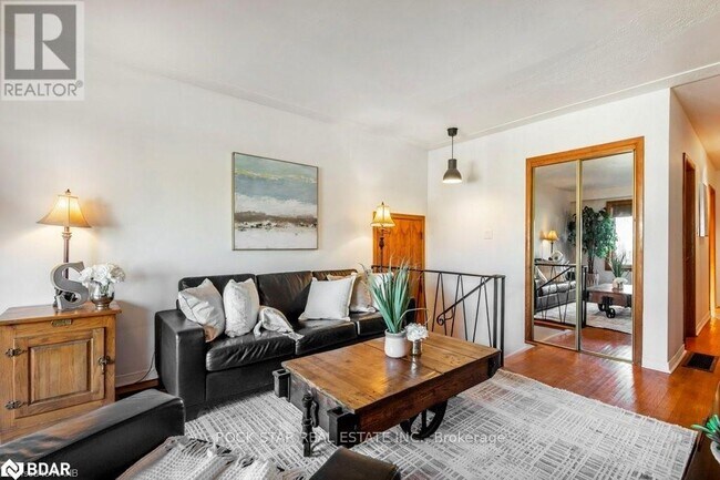 Photo du bâtiment - 195 Bendamere Ave