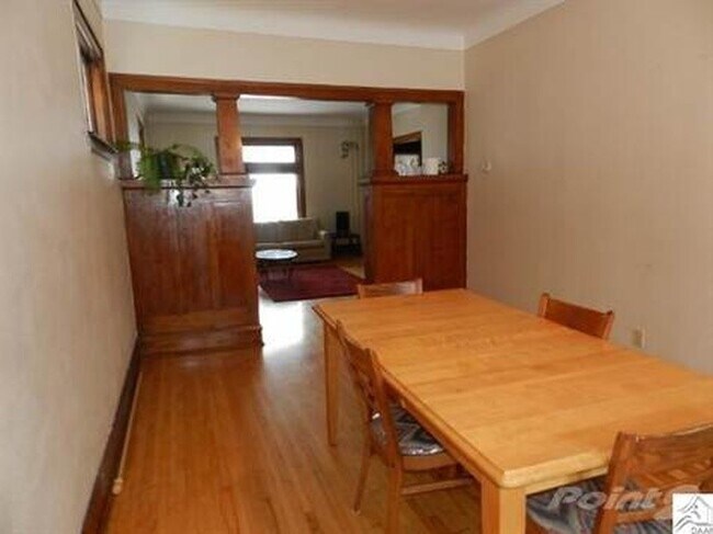 Building Photo - 3+ Bedroom Home Available July 1st!