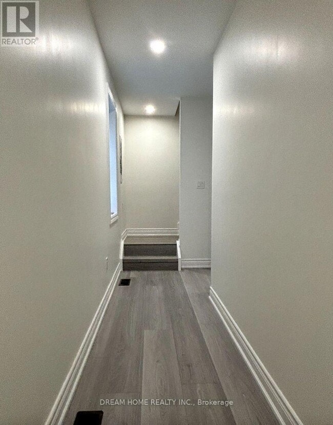 Photo du bâtiment - 643 Bathurst St