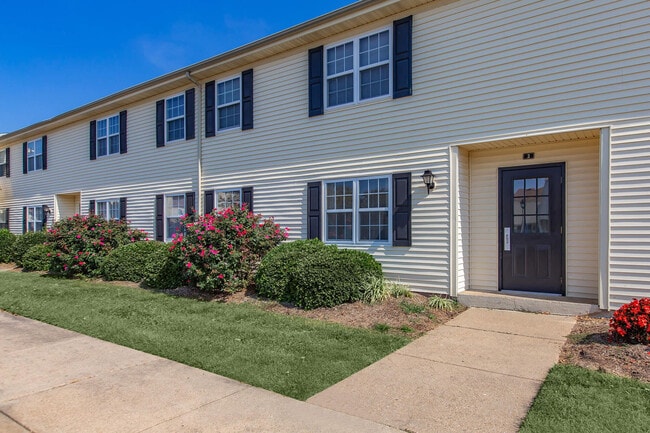 Building Photo - Village at Town Park