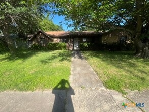 Building Photo - 1700 Standridge St