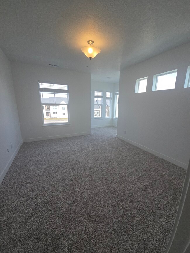 Foto del edificio - 6512 Skyline Lp Ln