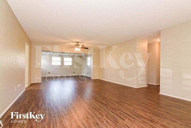 Foto del edificio - 1466 Hunter Ln