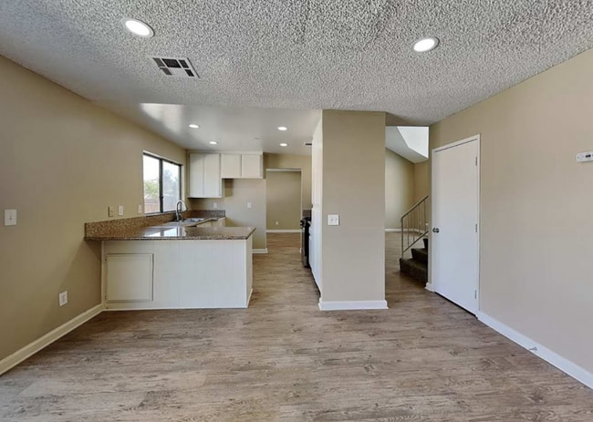 Building Photo - 4861 Lime Ave