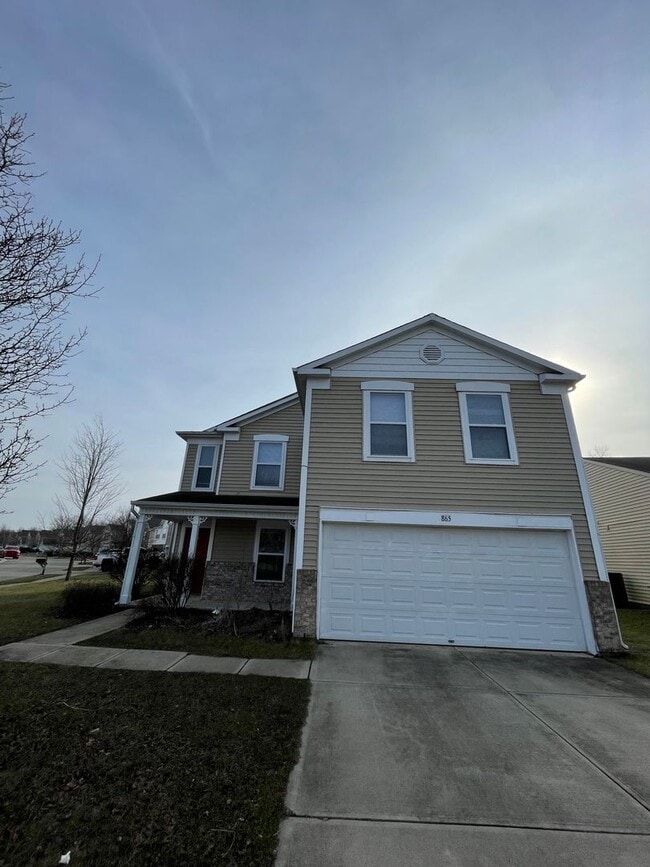 Foto del edificio - Shelbyville - 3 BR  home with loft