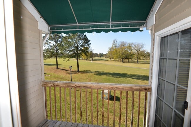 Building Photo - Updated 2 Master style bedroom condo on th...