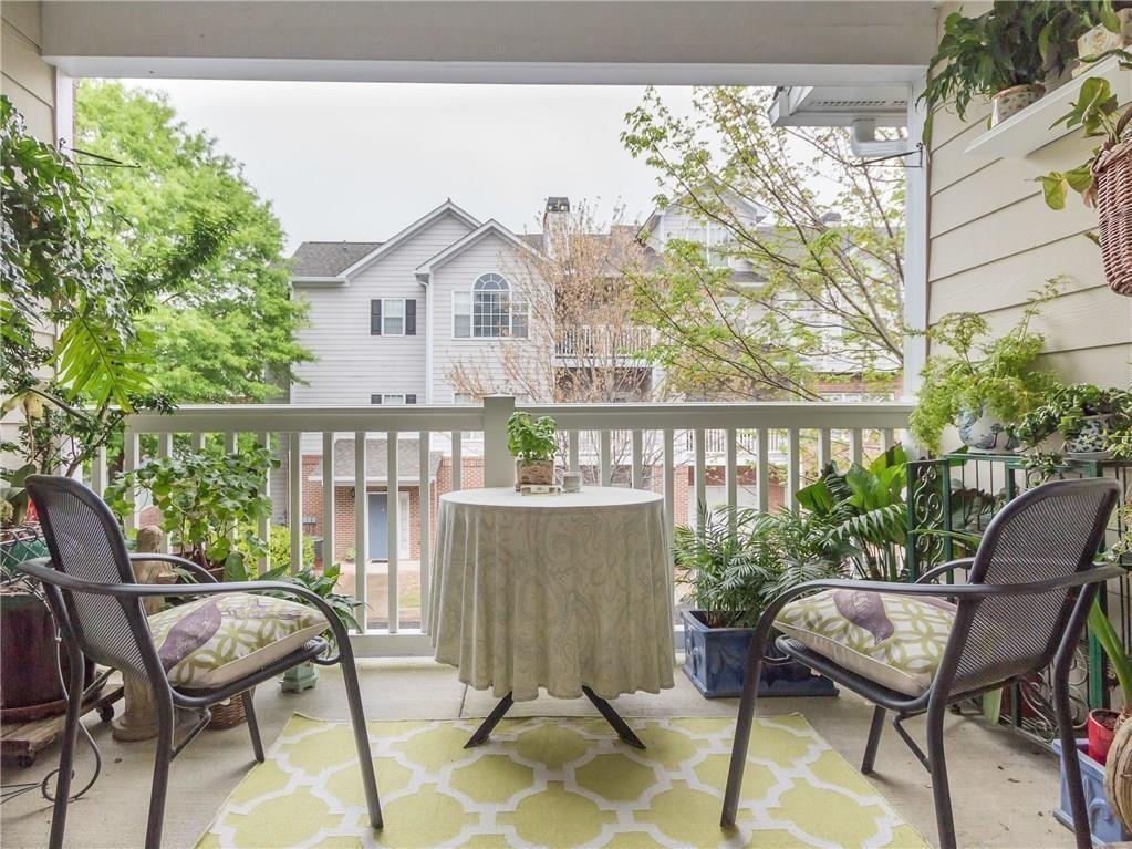 Foto principal - 811 Spring Heights Ln