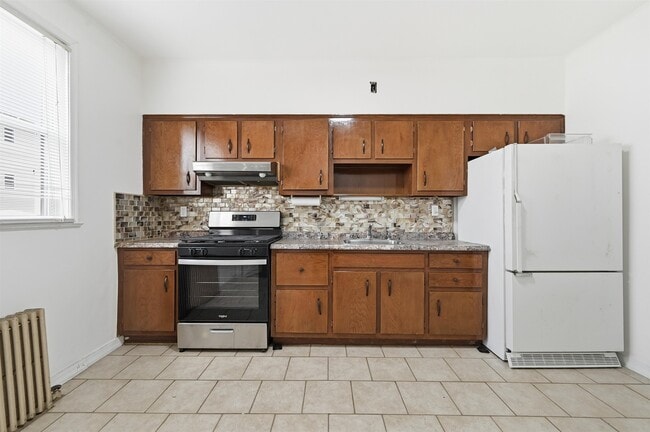 Foto del edificio - 182 Avenue F